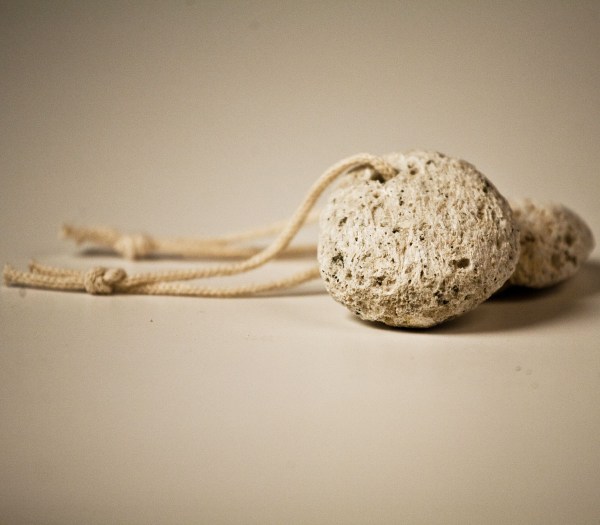 NATURAL PUMICE STONE WITH ROPE